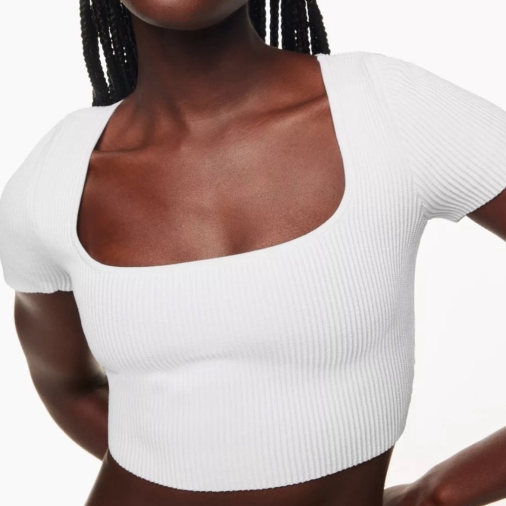 NEW aritzia babaton sculpt square neck crop top